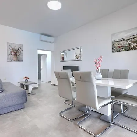 Kristina By Interhome בית נופש Višnjan